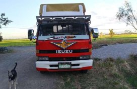 FOR SALE RED Isuzu Elf 14ft