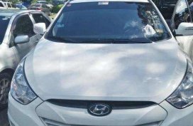 Hyundai Tucson 2011 AT White SUV For Sale 