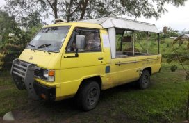 FOR SALE MITSUBISHI L300 pickup
