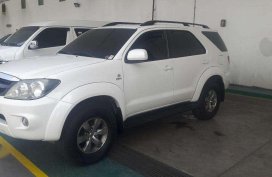 2006 TOYOTA Fortuner G Gas AT FOR SALE