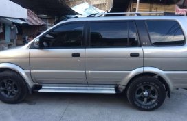 Isuzu Crosswind XUVi 2003 MT Beige For Sale 