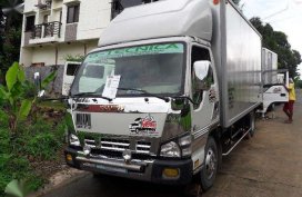 Isuzu Elf closed van pasalo for sale 