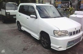 For sale white Nissan Cube 2000