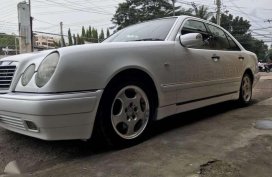 Mercedes Benz E230 AT White Sedan For Sale 