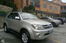 For sale Toyota Fortuner G Automatic 2006model