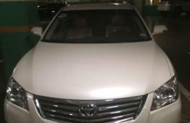 Toyota Camry 2.4V 2010 AT White Sedan For Sale 