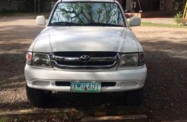 Fresh Toyota Hilux 2003 2.4 2.0 White For Sale 