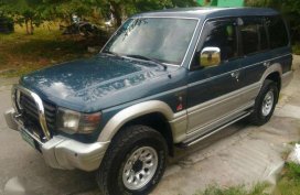 For sale Mitsubishi Pajero second hand 4x4 automatic 2003 model