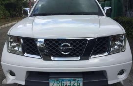 Nisaan Navara LE PICK UP 2009 White For Sale 
