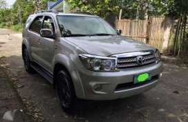 Toyota Fortuner 2.5 D4D AT Silver SUV For Sale 