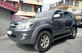 Toyota Fortuner V Top of the Line 2005 FOR SALE