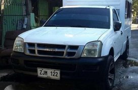 White Isuzu D max for sale
