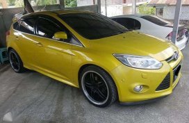 2013 Ford Focus Yellow Hatchback For Sale 