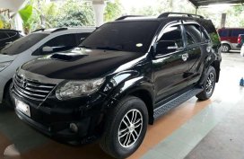 Toyota Fortuner V 2014 AT Diesel Black For Sale 