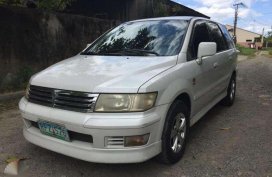 Mitsubishi Grandis Chariot AT 2004 White For Sale 