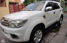 Toyota Fortuner G 2010 Diesel MT LCD monitor Loaded chrome very fresh for sale