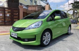 2014 Honda Jazz 1.5v automatic FOR SALE 