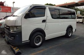 2009 model acquired Toyota Hiace gl commuter for sale