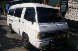 Mitsubishi L300 versa van