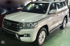 Toyota Land Cruiser PREMIUM PWhite AT 2018 Brandnew Lc200 Landcruiser 2018 for sale 