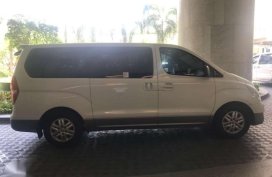 Hyundai Starex 2017 automatic rush sale 1.550 M