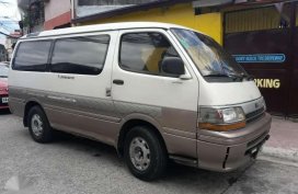 Toyota Hiace Super Custom Van White For Sale 
