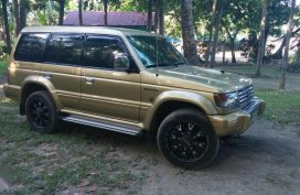 FOR SALE MITSUBISHI Pajero manual 4x4