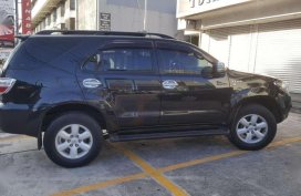Toyota Fortuner AT Gas 2011 Black For Sale 