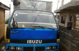 Closed van Isuzu Elf FOR SALE