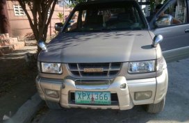 Isuzu Crosswind 2004 AT Gray For Sale 