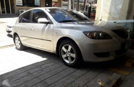 2005 Mazda 3 hatchack FOR SALE 