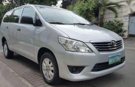 Well-maintained  Toyota Innova E 2012 for sale