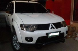 2012 Mitsubishi MONTERO GLX-V limited