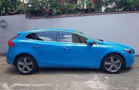Volvo V40 T4 2016 with less than 5000 km mileage