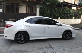 2014 Toyota Altis 2.0V top of the line, Pearlwhite