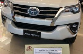 2018 Toyota Fortuner 4x2 V white pearl All in DP at 74K only