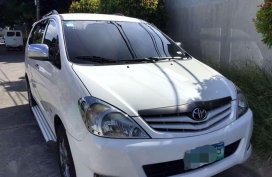 Toyota Innova 2.5J 2010. WHITE, original paint.