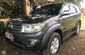 2009 Toyota Fortuner 4x2 matic FOR SALE