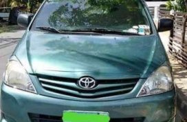 TOYOTA Innova E MT 2011 edition FOR SALE
