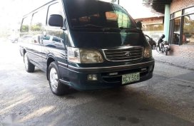 Well-maintained Toyota Hiace Grandia 2000 for sale