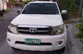 Toyota Fortuner G VVTi 2007 White For Sale 