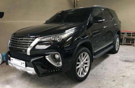 Toyota Fortuner 2016 V 4x2 AT Black For Sale 