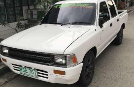 Toyota Hilux Pick-up 4x2 2001 White For Sale 