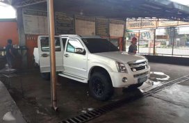 Isuzu Dmax LS 2011 3.0 AT White For Sale 