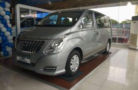 Hyundai Grand Starex PLATINUM Silver For Sale 