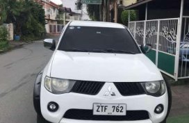 2009 Mitsubishi Strada White Pickup For Sale 