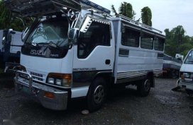 Like new Isuzu Elf for sale