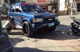2004 isuzu trooper Blue For Sale 