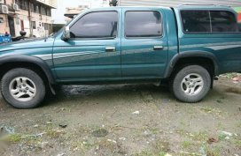 Toyota Hilux 2000 4 x 2  for sale