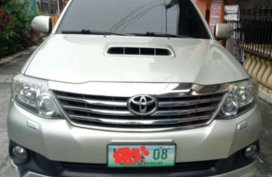 SELLING TOYOTA Fortuner 2013 model